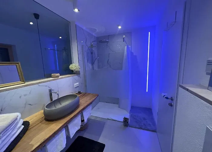 Ferienchalets * ריאדנבורג